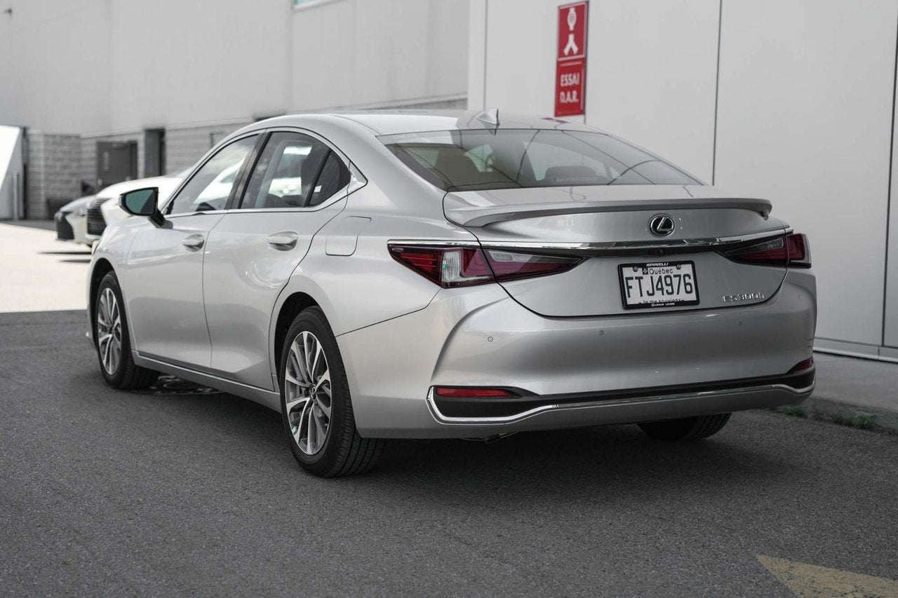 2025 Lexus ES HYBRID Premium