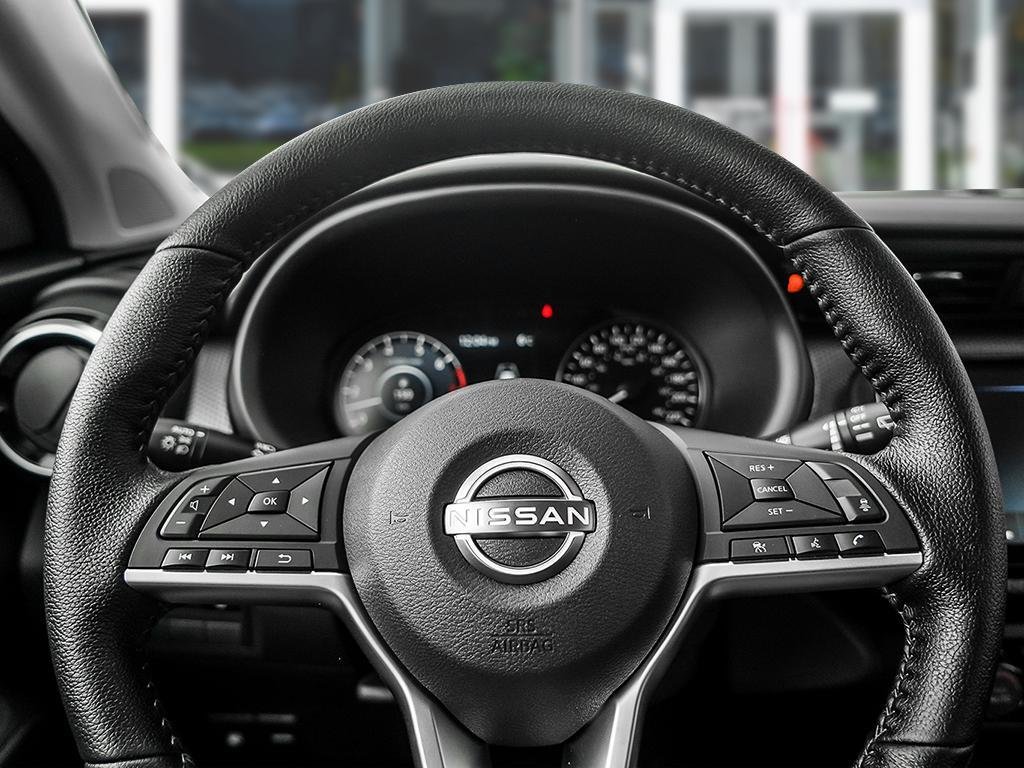 2025 Nissan Kicks Play SV