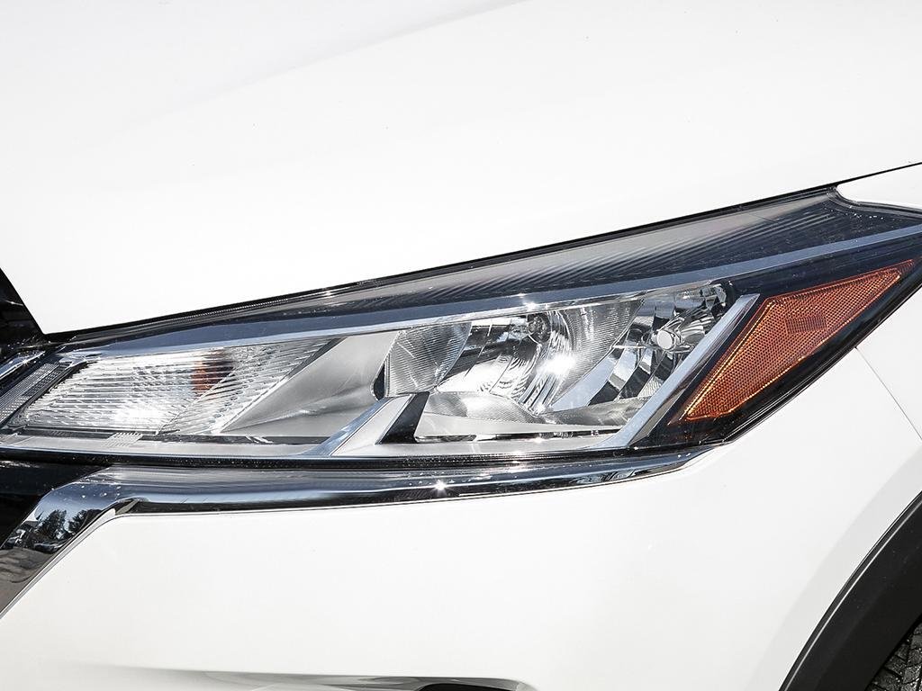 2025 Nissan Kicks Play SV