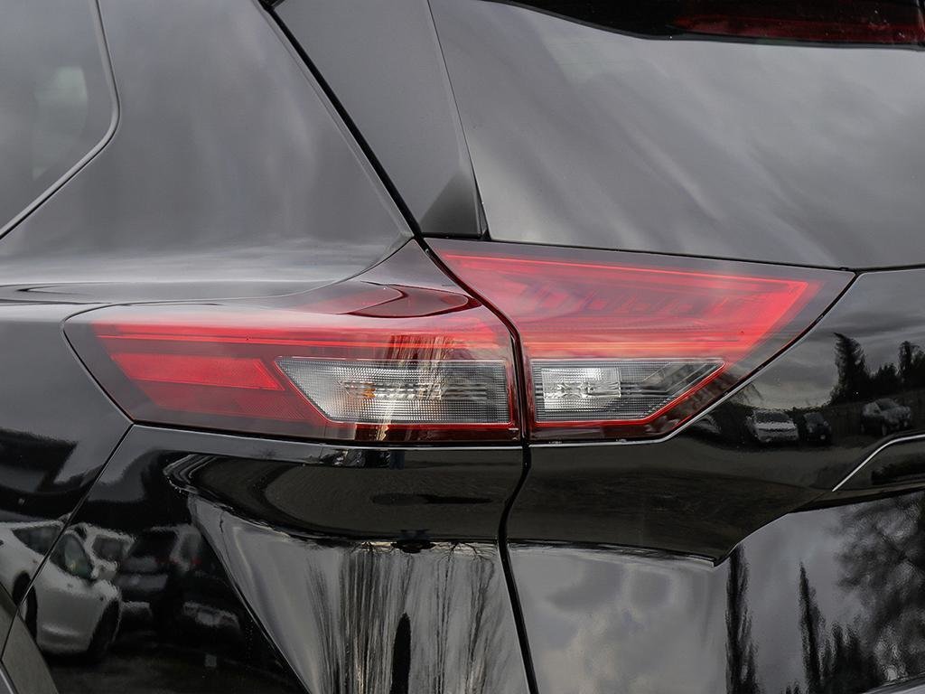 2025 Nissan Rogue AWD SV Moonroof