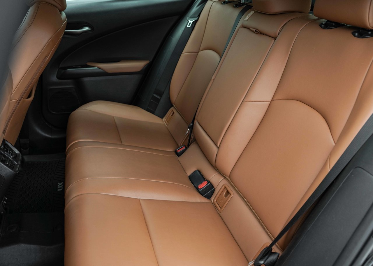 2019 Lexus UX 250h **LUXURY HYBRIDE AWD**