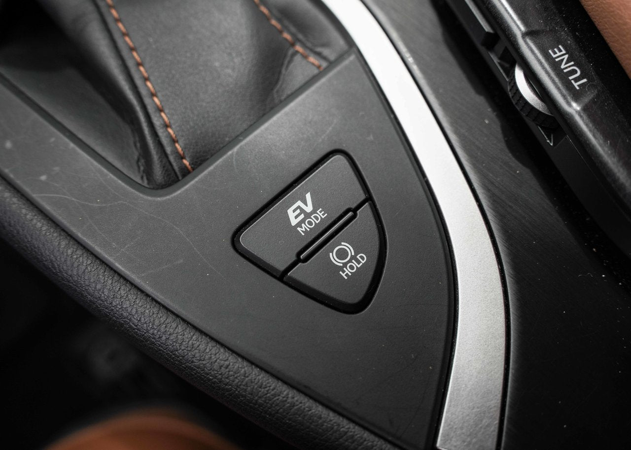 2019 Lexus UX 250h **LUXURY HYBRIDE AWD**