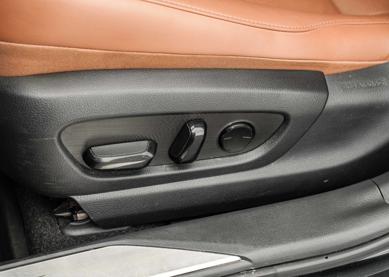 2019 Lexus UX 250h **LUXURY HYBRIDE AWD**