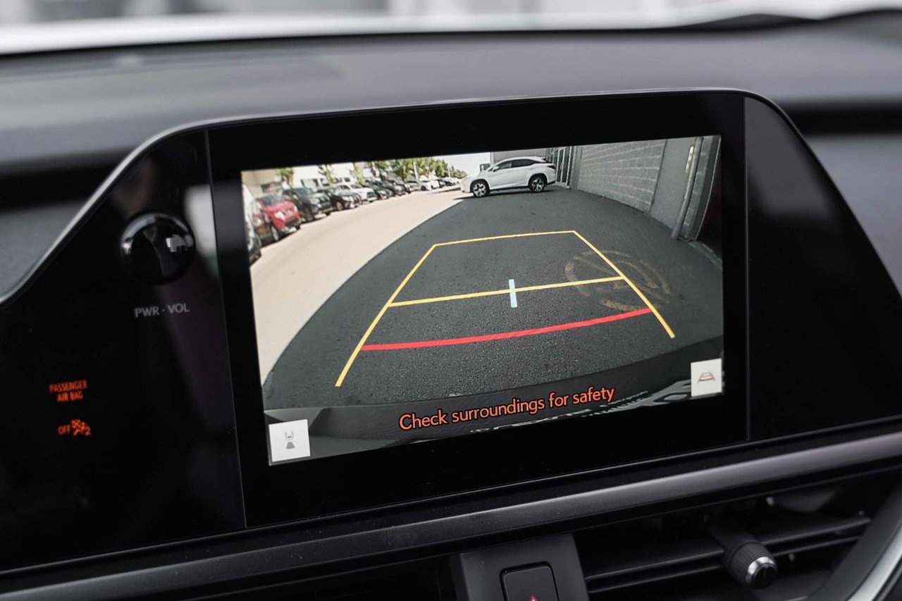 2025 Lexus UX UX 300h Premium