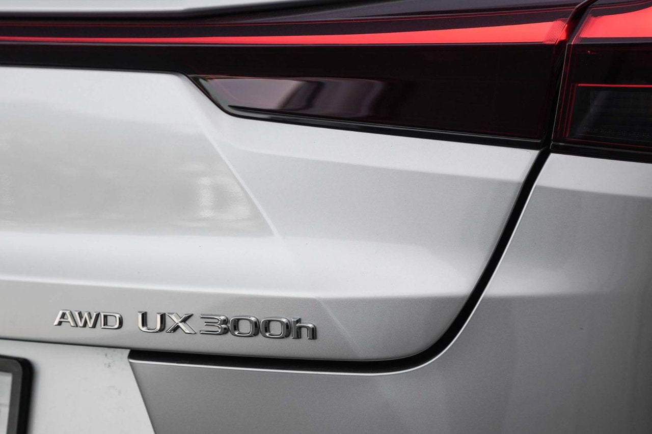 2025 Lexus UX UX 300h Premium
