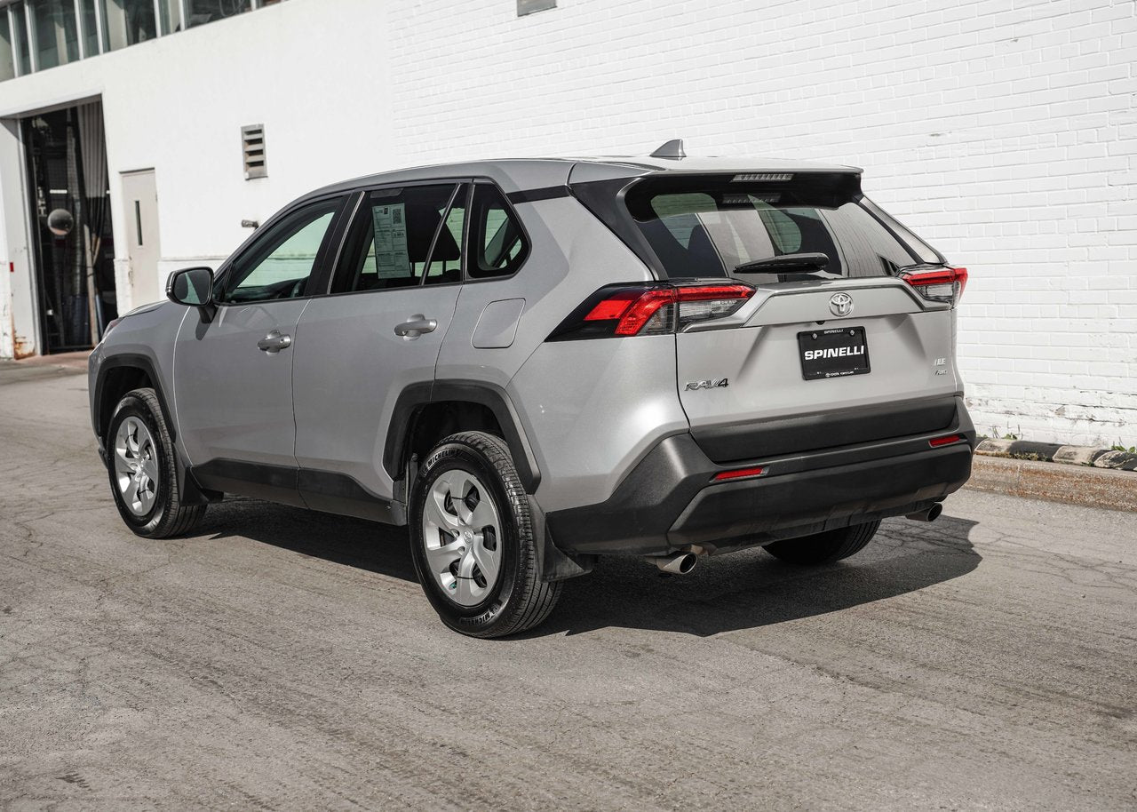 2022 Toyota RAV4 LE AWD