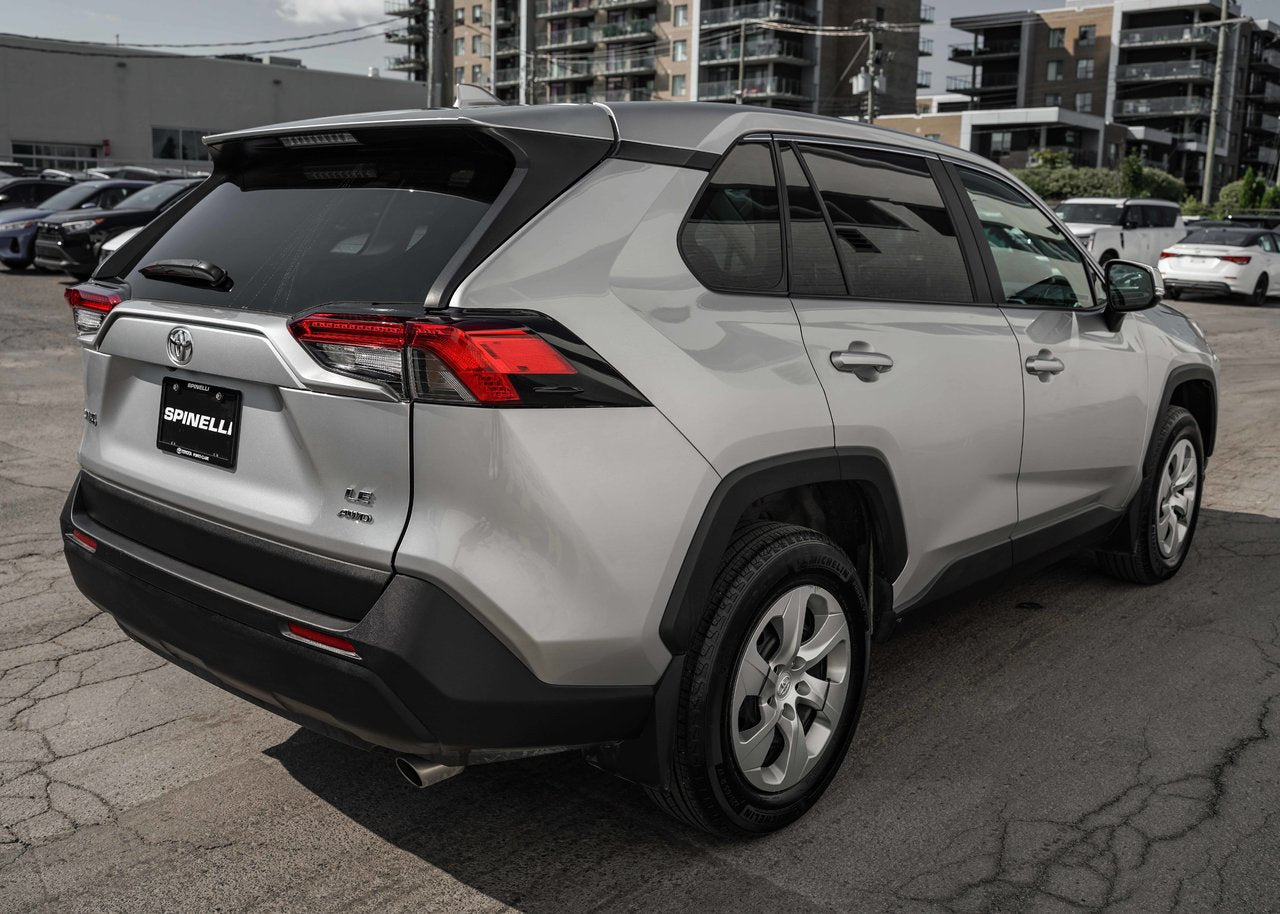 2022 Toyota RAV4 LE AWD