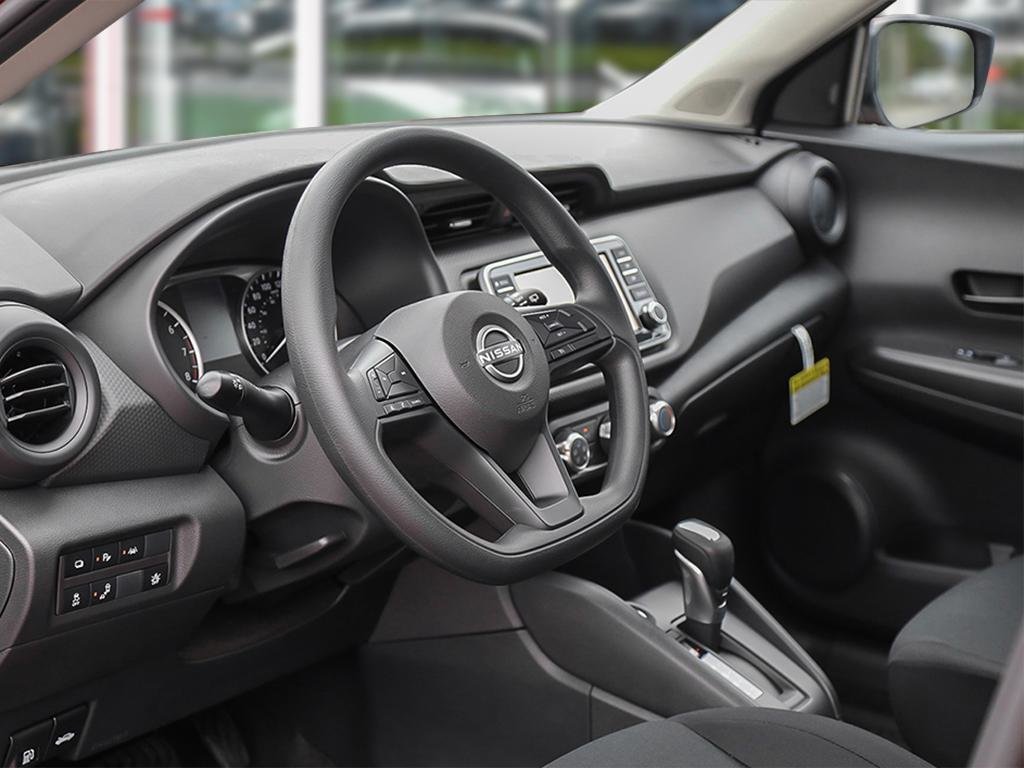 2025 Nissan Kicks Play S FWD