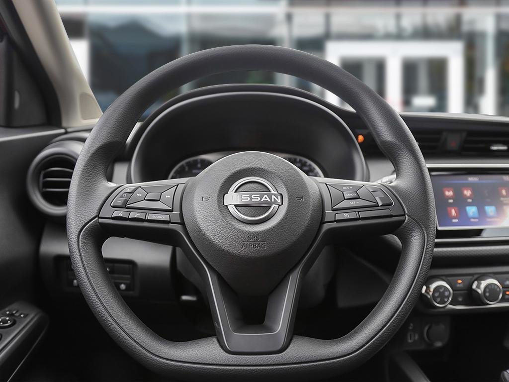 2025 Nissan Kicks Play S FWD