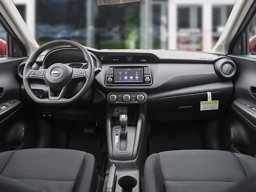 2025 Nissan Kicks Play S FWD