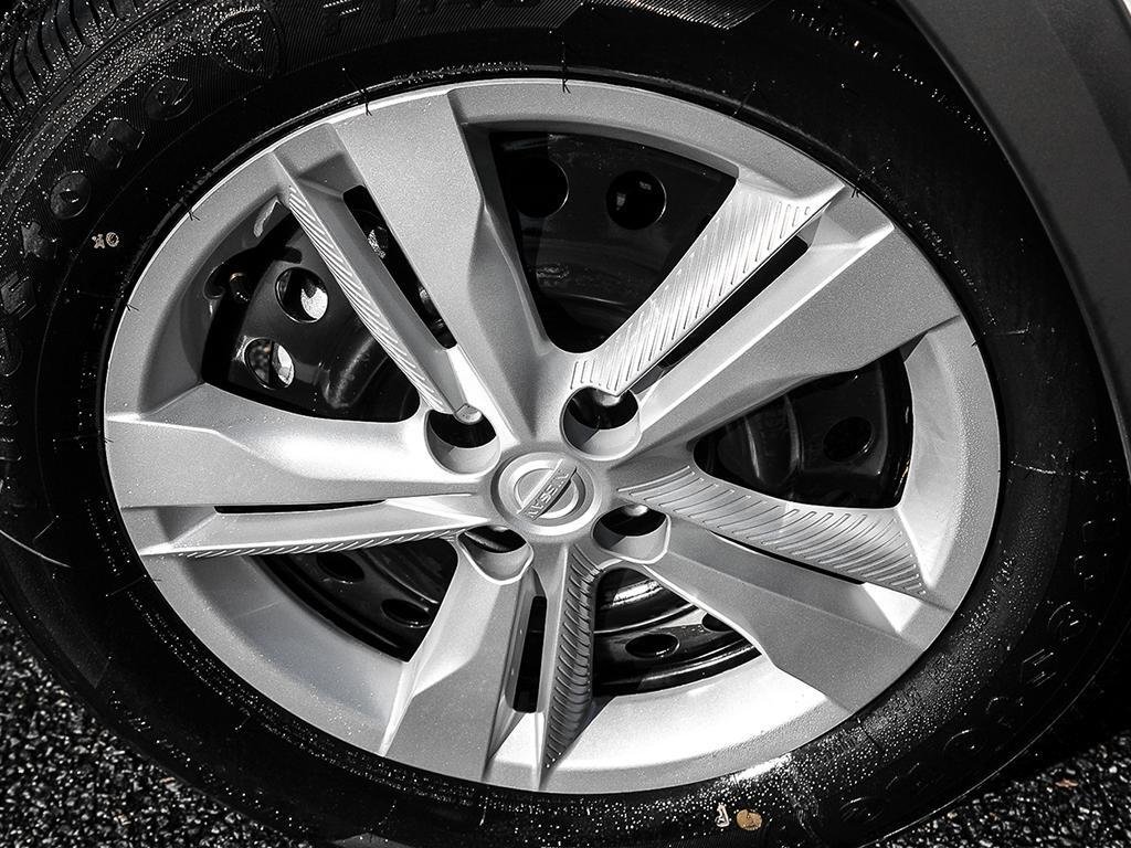 2025 Nissan Kicks Play S FWD