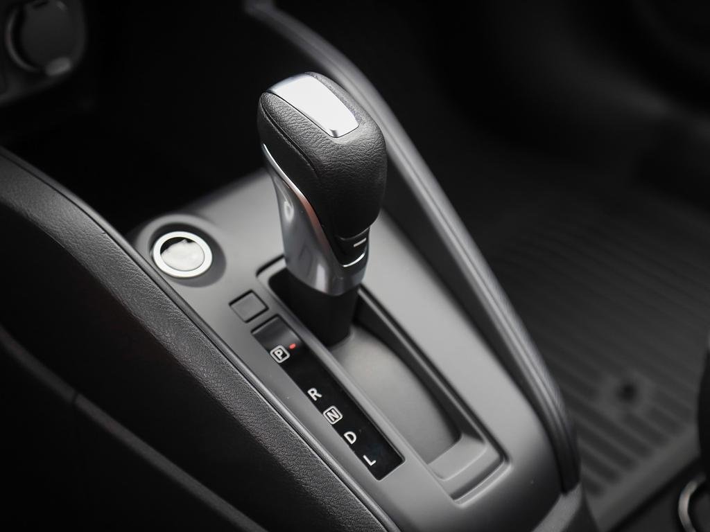 2025 Nissan Kicks Play S FWD
