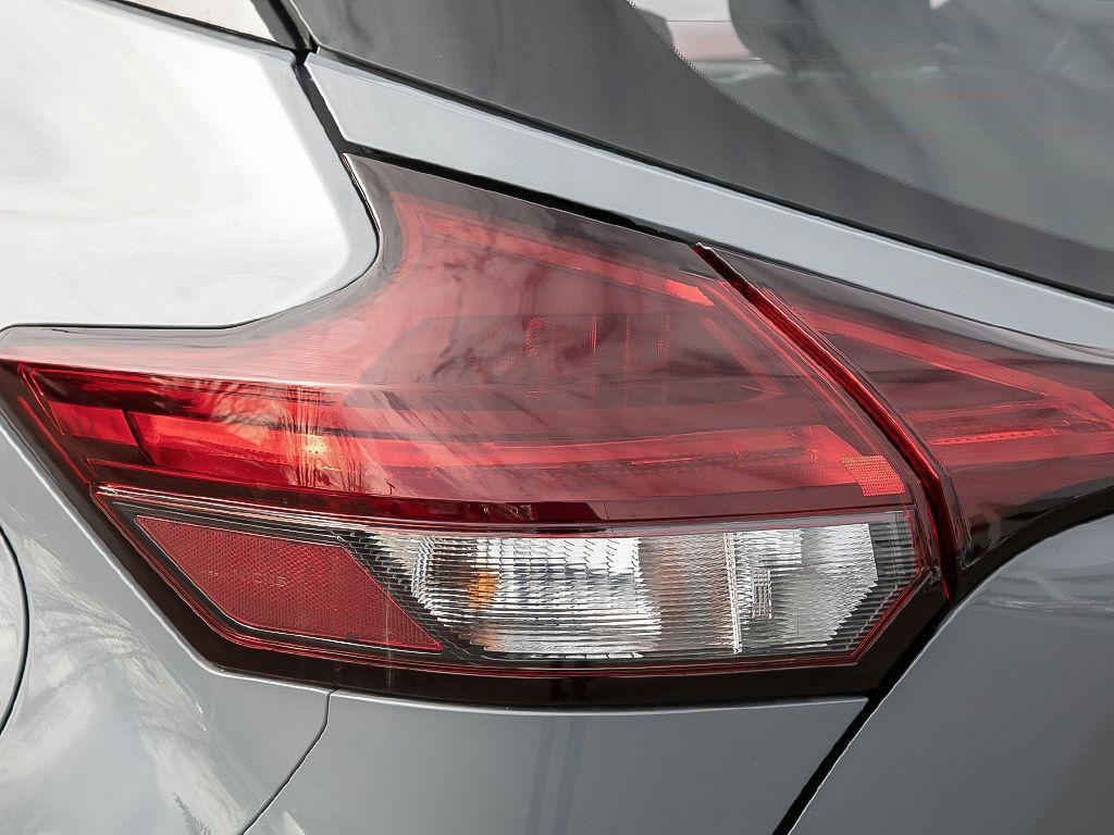 2025 Nissan Kicks Play S FWD