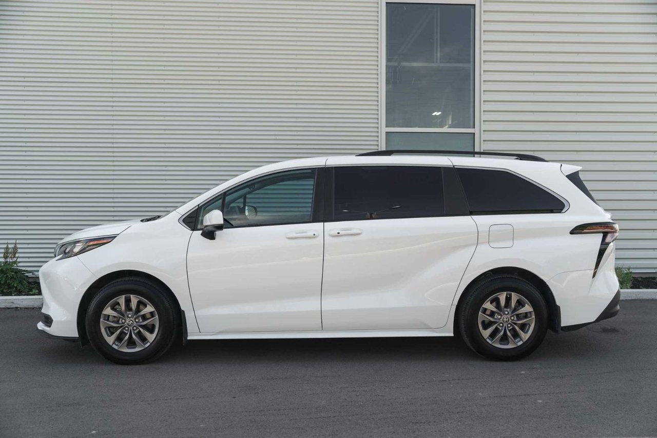 2024 Toyota Sienna LE/HYBRID/AWD/3EM RANGÉ/