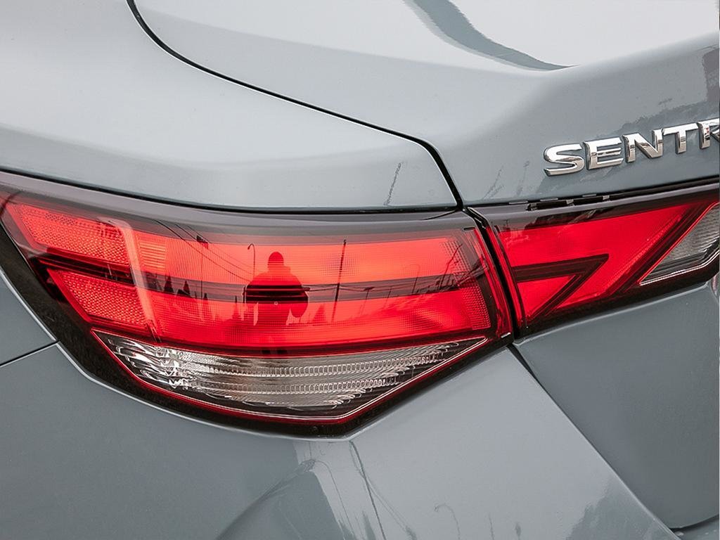 2025 Nissan Sentra SV CVT