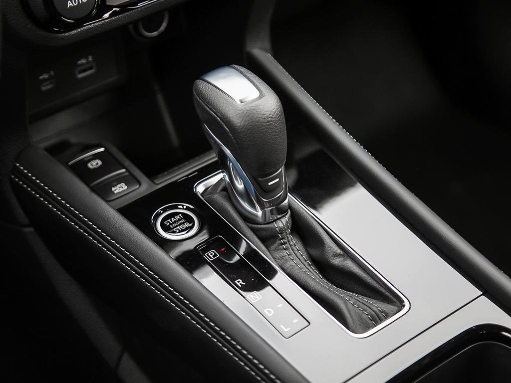 2025 Nissan Kicks Play SV