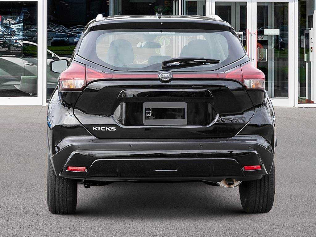 2025 Nissan Kicks Play SV FWD