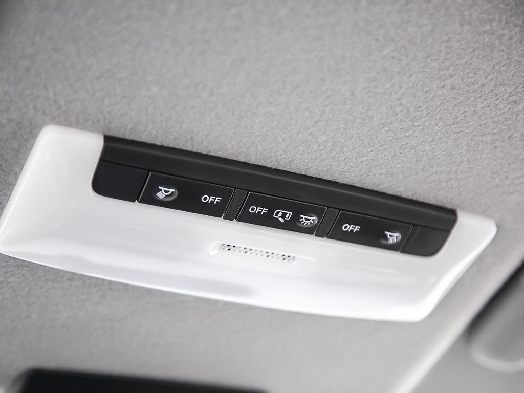 2025 Nissan Kicks Play SV