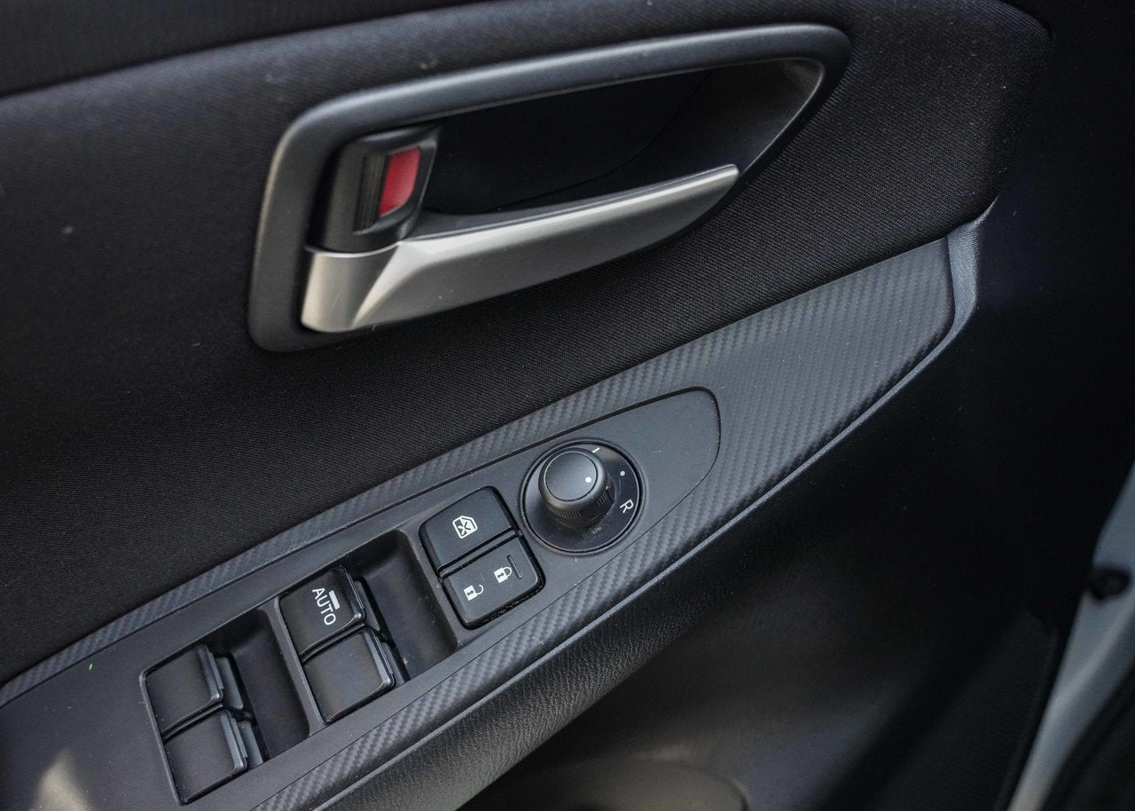 2020 Toyota Yaris Hatchback LE