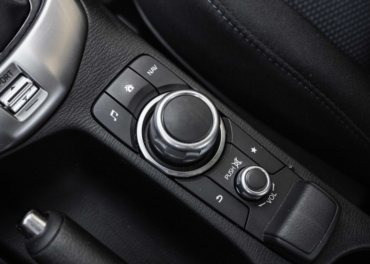 2020 Toyota Yaris Hatchback LE