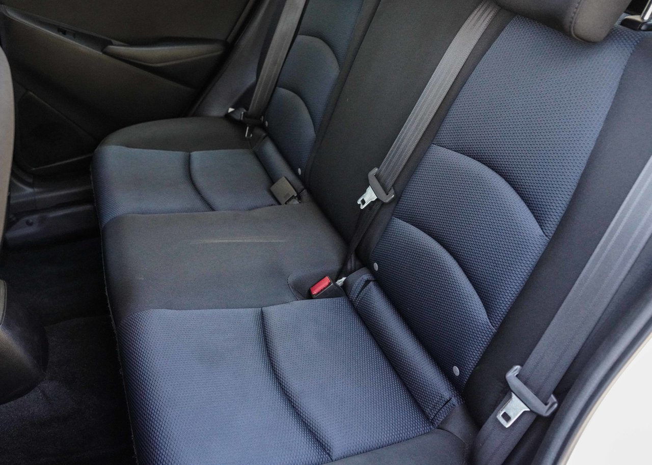 2020 Toyota Yaris Hatchback LE