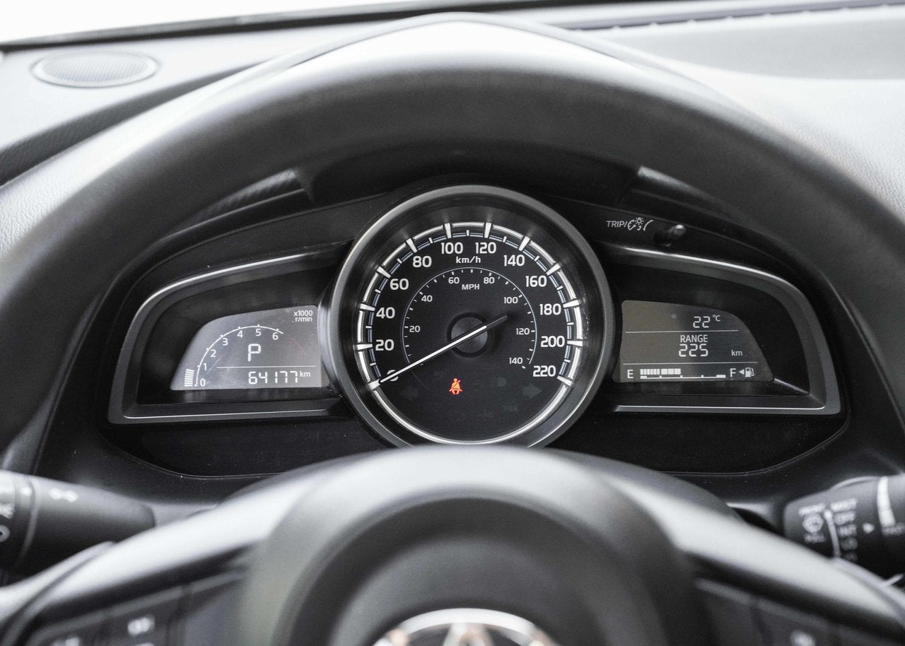 2020 Toyota Yaris Hatchback LE