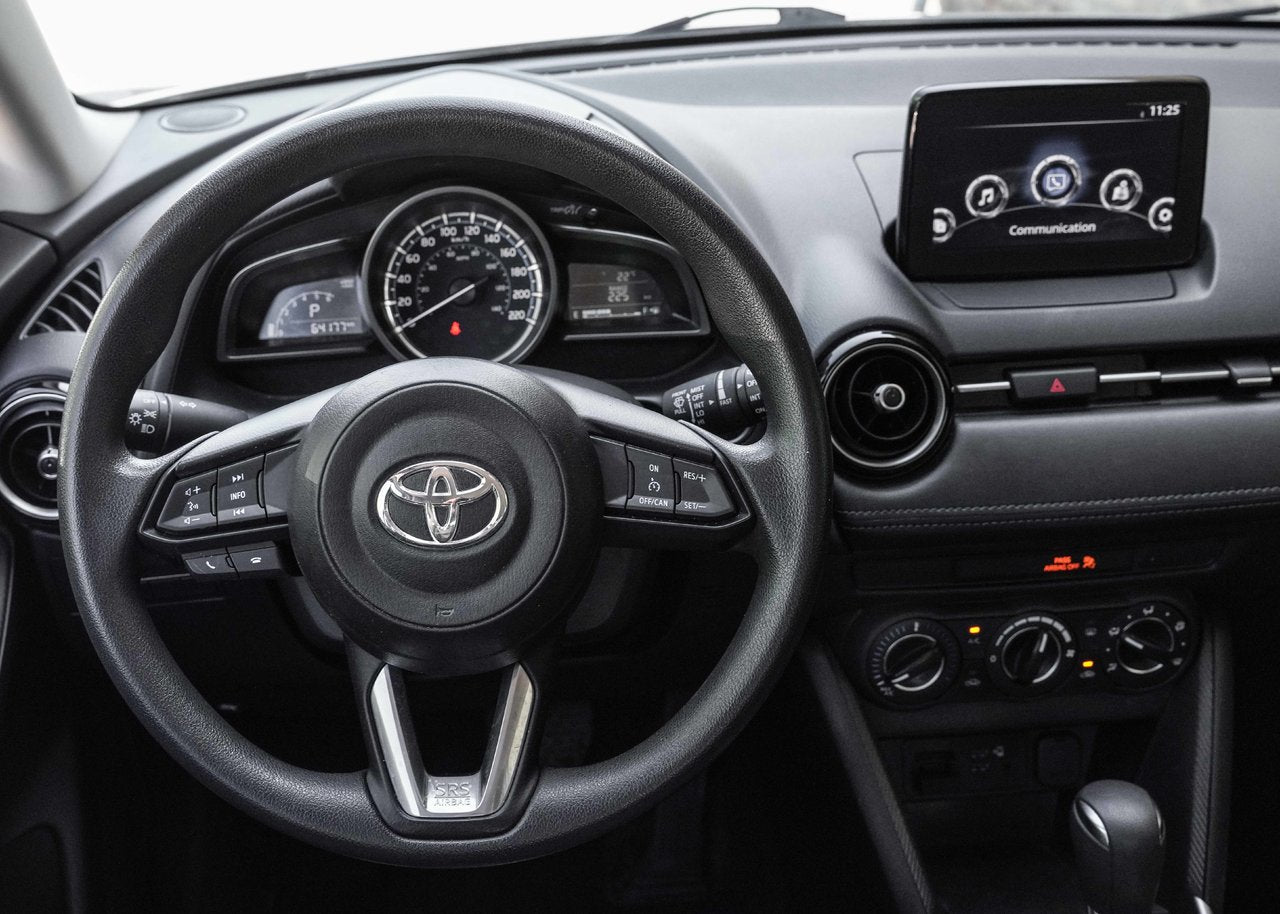 2020 Toyota Yaris Hatchback LE