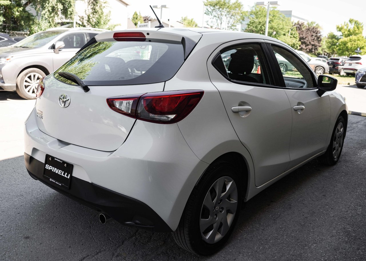 2020 Toyota Yaris Hatchback LE