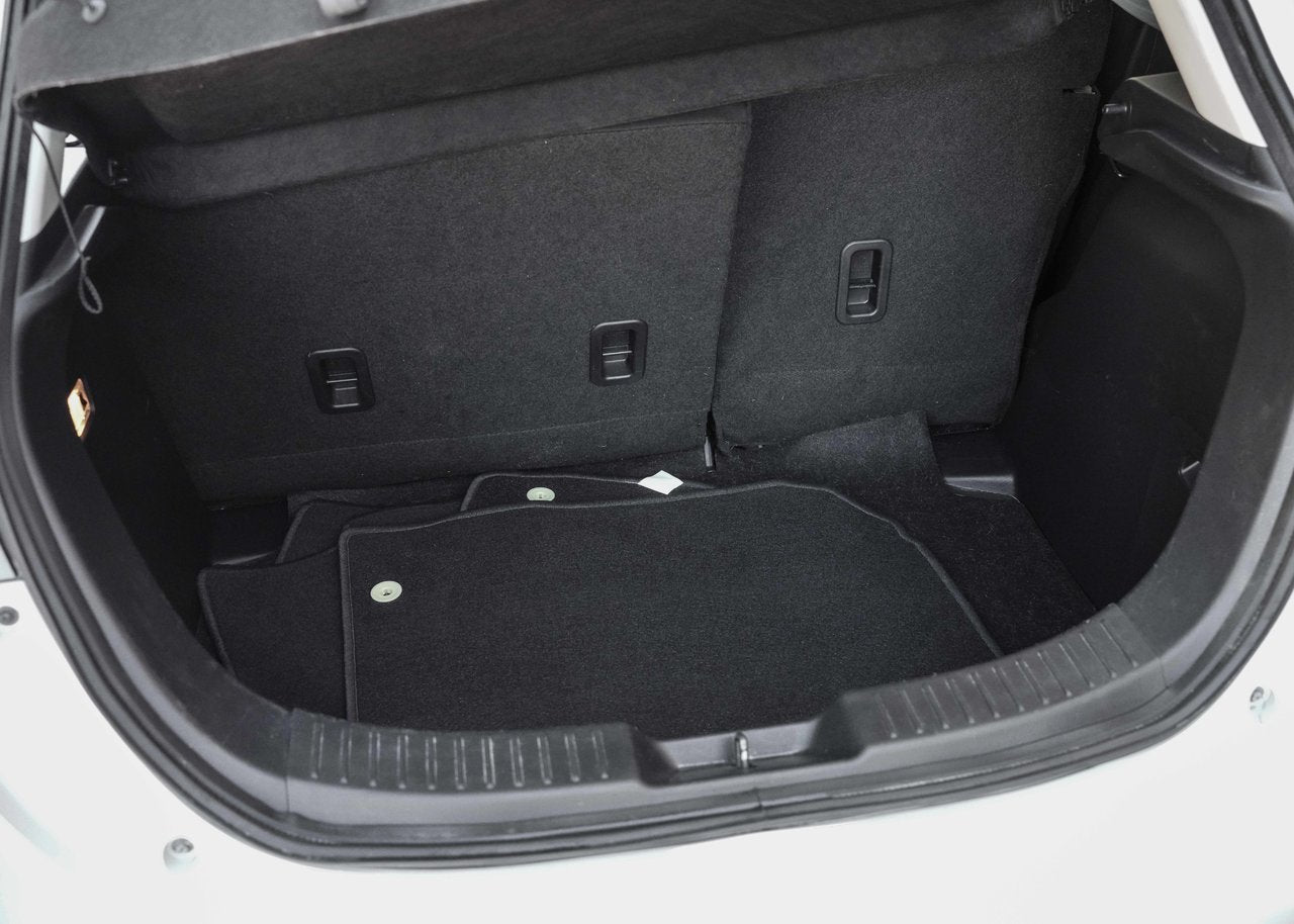 2020 Toyota Yaris Hatchback LE