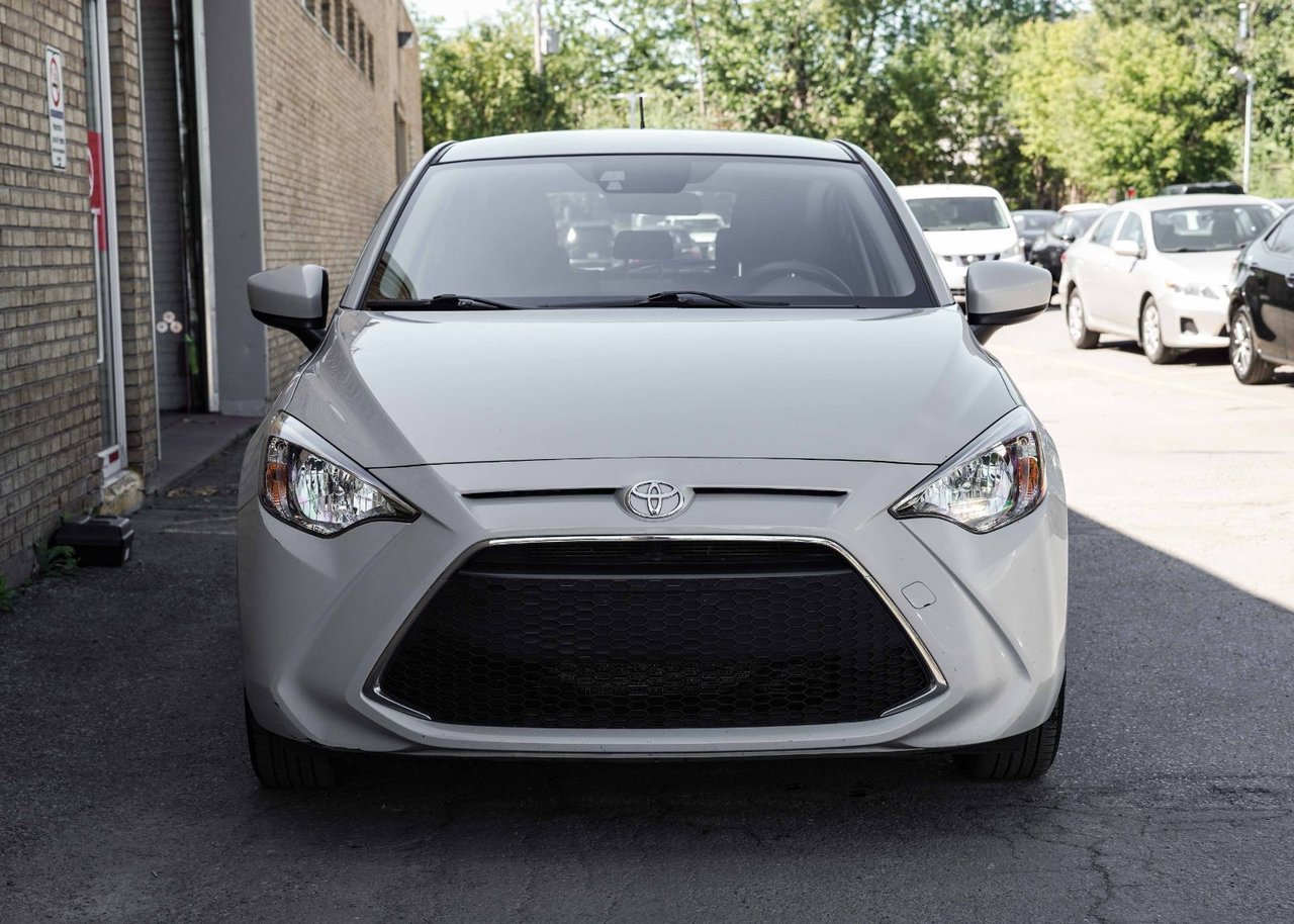 2020 Toyota Yaris Hatchback LE