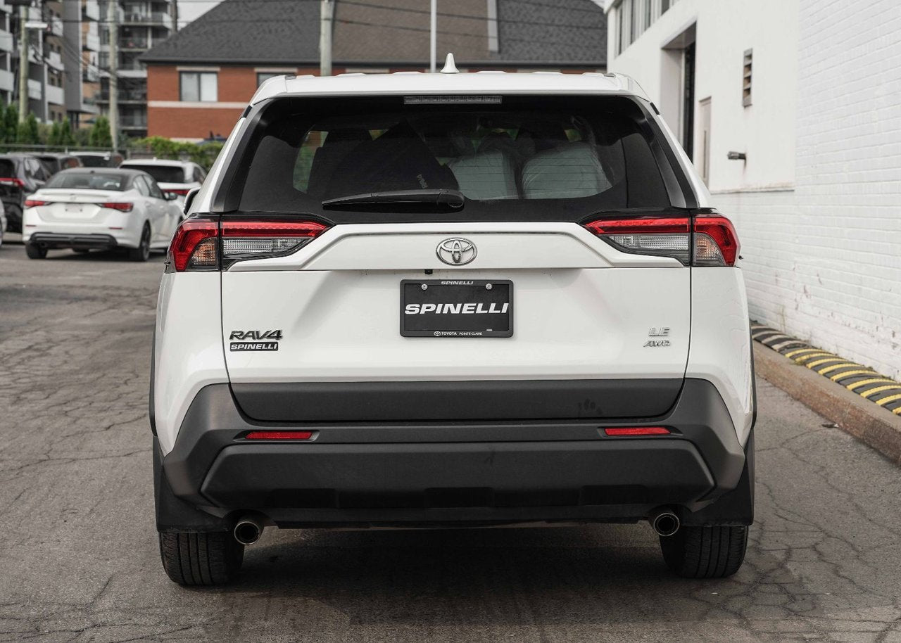 2022 Toyota RAV4 LE AWD