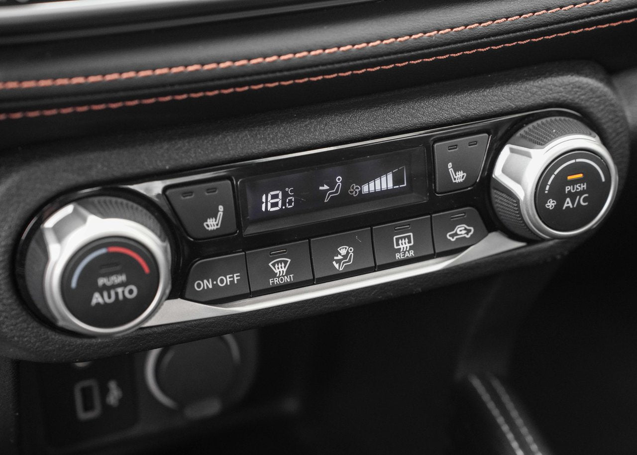 2020 Nissan Kicks SR; CUIR CAMERA ANGLES MORT SIEGES CHAUFFANT MAGS