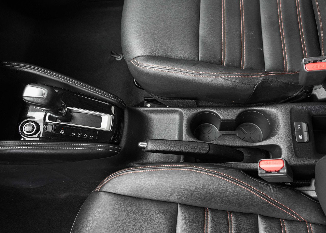2020 Nissan Kicks SR; CUIR CAMERA ANGLES MORT SIEGES CHAUFFANT MAGS