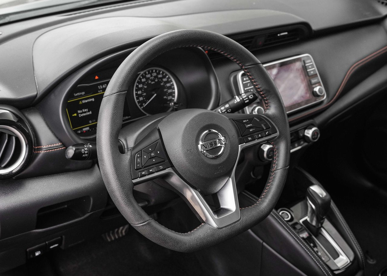 2020 Nissan Kicks SR; CUIR CAMERA ANGLES MORT SIEGES CHAUFFANT MAGS