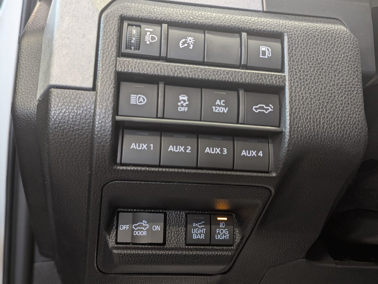 2025 Toyota TACOMA HYBRID Trailhunter