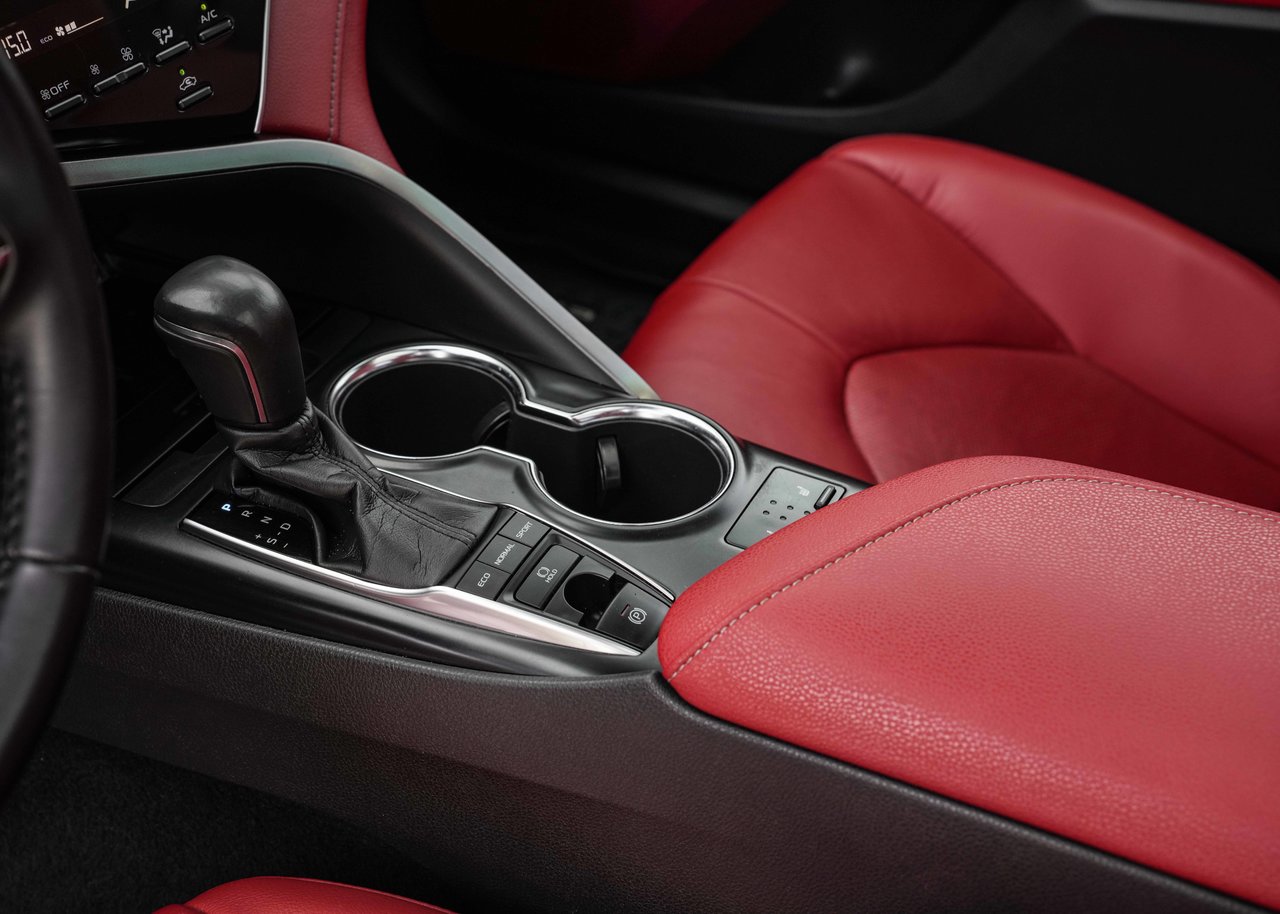 2018 Toyota Camry XSE V6 CUIR ROUGE SON JBL TOIT CARPLAY CAMERA 360