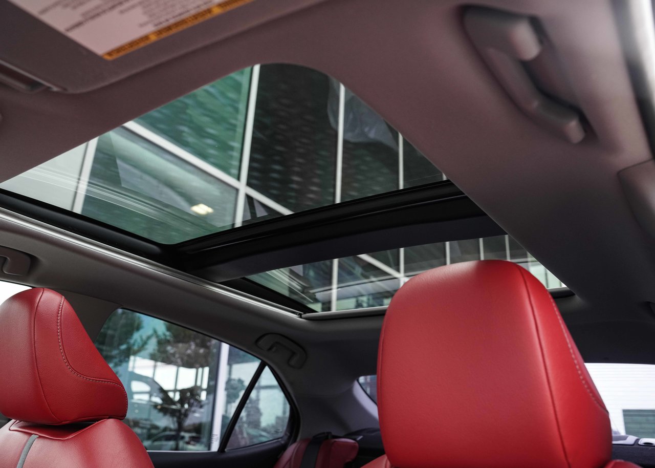 2018 Toyota Camry XSE V6 CUIR ROUGE SON JBL TOIT CARPLAY CAMERA 360