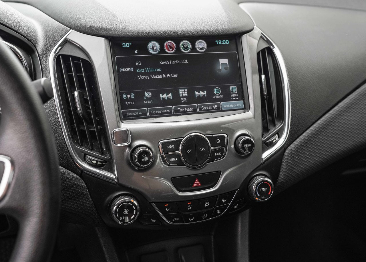 2018 Chevrolet Cruze LT AUTO; TOIT CAMERA SIEGES CHAUFFANT CARPLAY MAGS