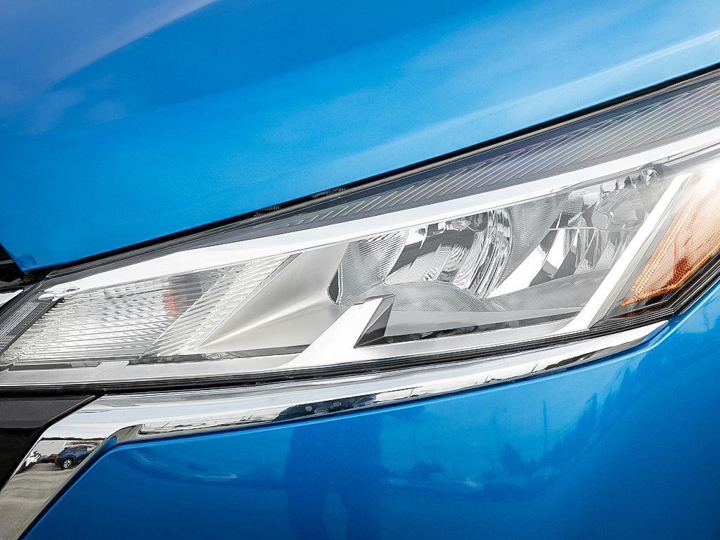 2025 Nissan Kicks Play SV FWD
