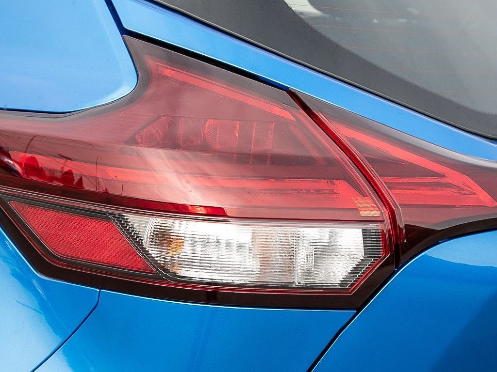 2025 Nissan Kicks Play SV FWD