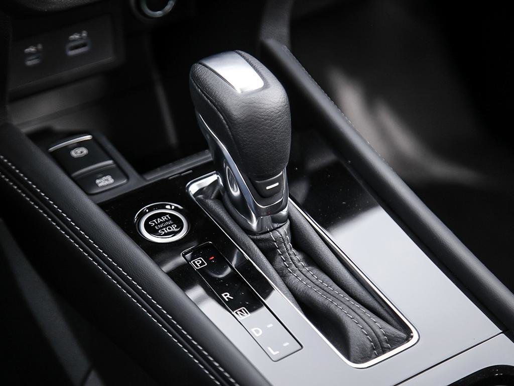 2025 Nissan Kicks Play SV FWD