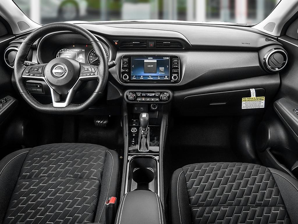 2025 Nissan Kicks Play SV FWD