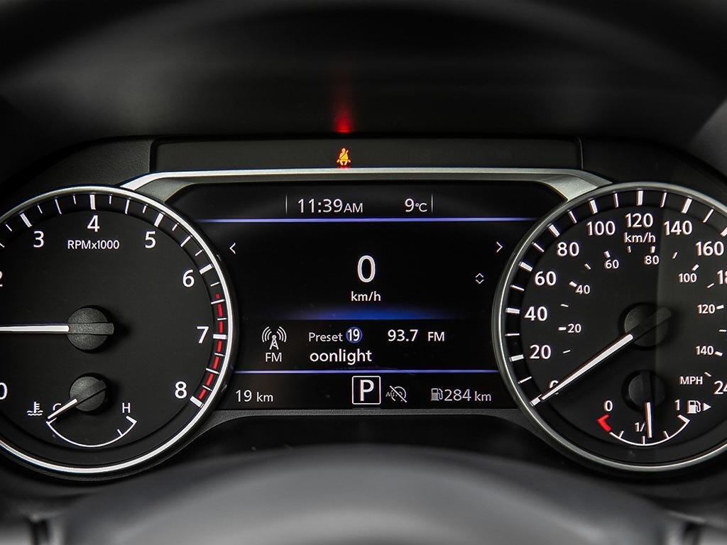 2025 Nissan Sentra SV CVT