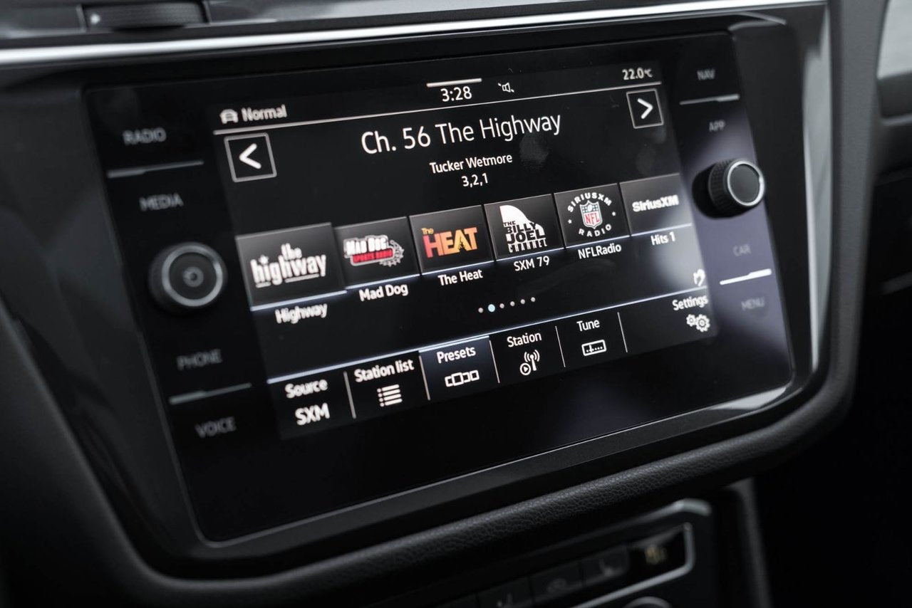 2021 Volkswagen Tiguan COMFORTLINE/AWD/PANO SUNROOF/KEYLESS/BLINDSPOT