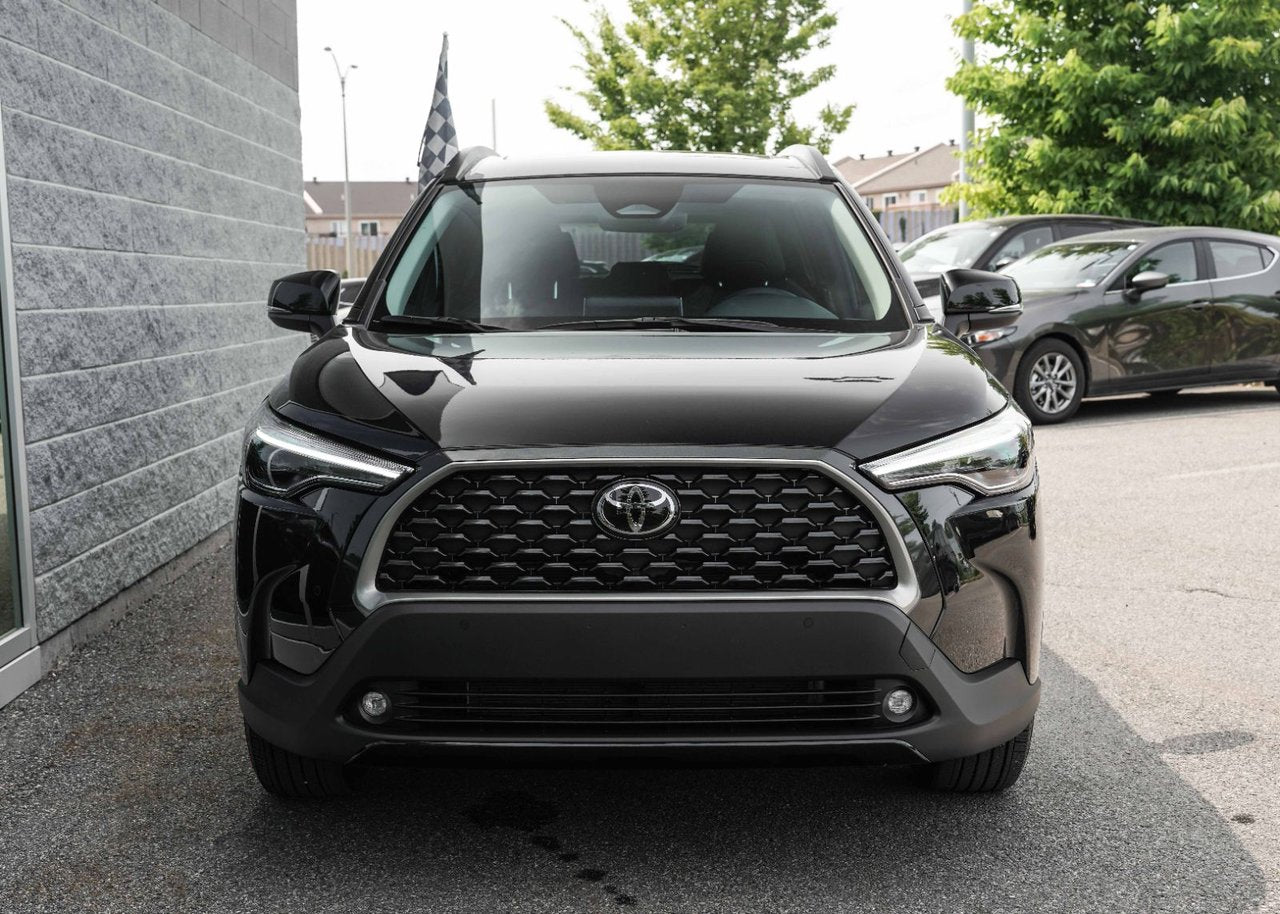 2025 Toyota COROLLA CROSS XLE