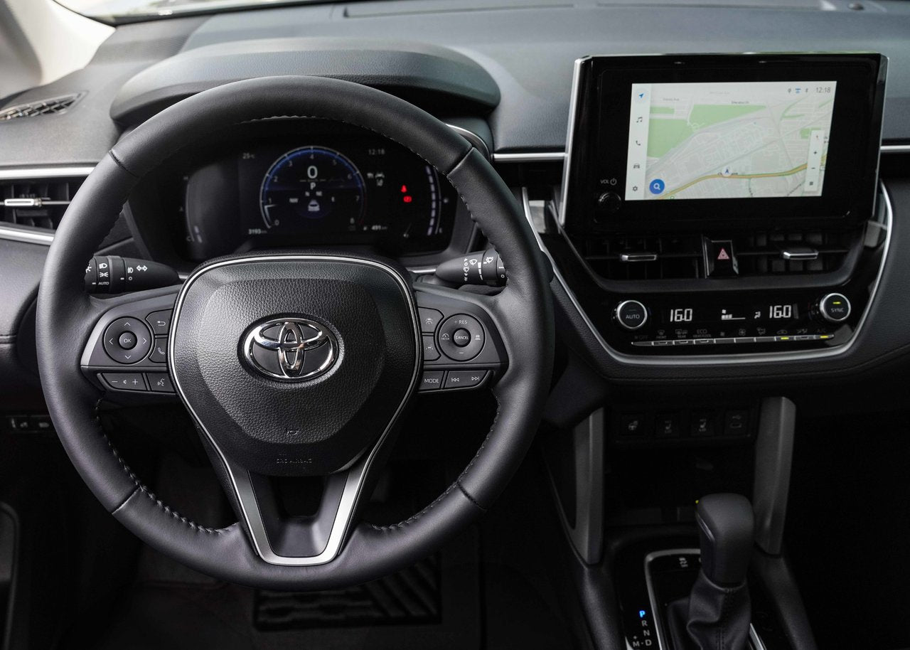 2025 Toyota COROLLA CROSS XLE