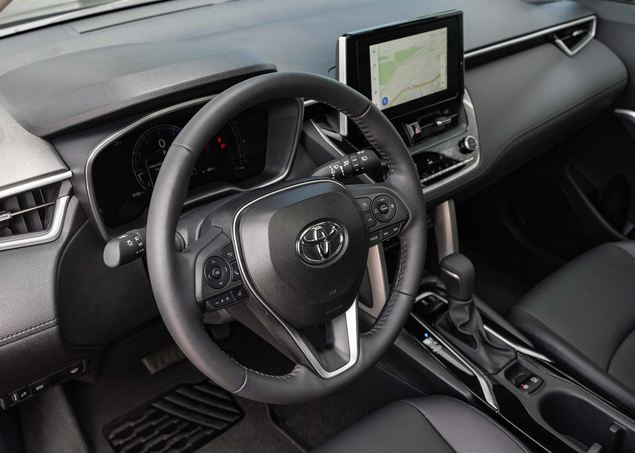 2025 Toyota COROLLA CROSS XLE