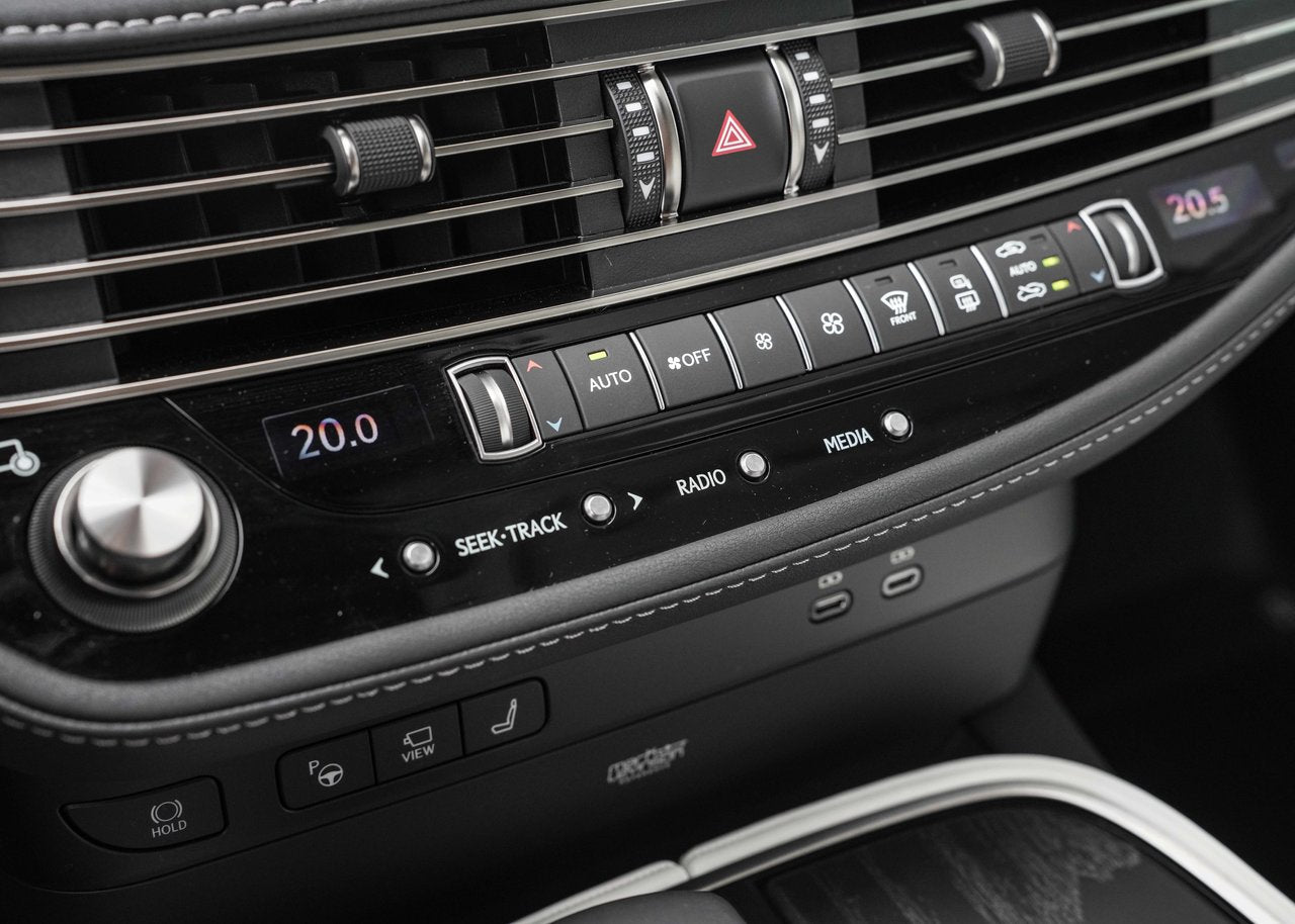 2024 Lexus LS 500 EXECUTIVE 2700KM MARK LEVINSON NAV CARPLAY