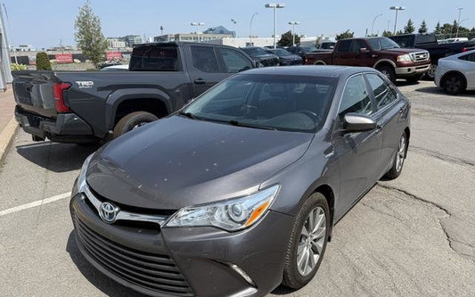 2015 Toyota Camry Hybrid XLE; CUIR TOIT NAV CAMERA ANGLES MORT *BAS/LOW KM*