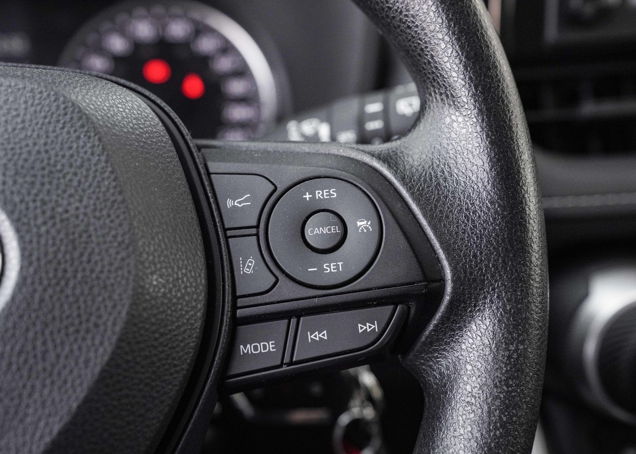 2022 Toyota RAV4 LE FWD